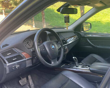 Серый БМВ Х5, объемом двигателя 2.98 л и пробегом 205 тыс. км за 14000 $, фото 3 на Automoto.ua