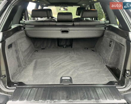 Серый БМВ Х5, объемом двигателя 3 л и пробегом 242 тыс. км за 18450 $, фото 30 на Automoto.ua