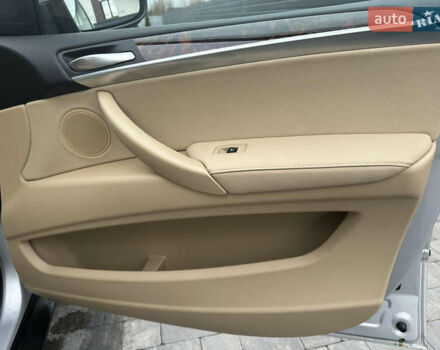 Серый БМВ Х5, объемом двигателя 3 л и пробегом 275 тыс. км за 13900 $, фото 19 на Automoto.ua