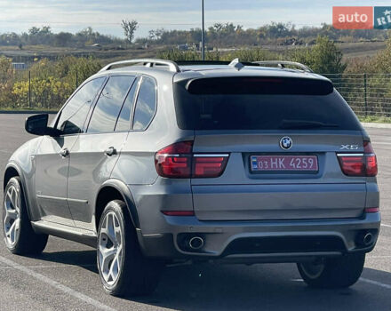 Серый БМВ Х5, объемом двигателя 3 л и пробегом 328 тыс. км за 16999 $, фото 3 на Automoto.ua