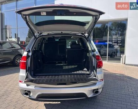 Серый БМВ Х5, объемом двигателя 3 л и пробегом 258 тыс. км за 12950 $, фото 46 на Automoto.ua