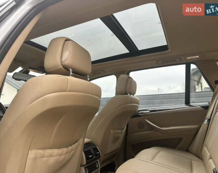 Серый БМВ Х5, объемом двигателя 3 л и пробегом 275 тыс. км за 13900 $, фото 22 на Automoto.ua