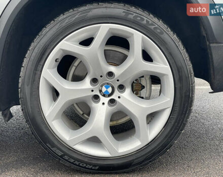 Серый БМВ Х5, объемом двигателя 3 л и пробегом 328 тыс. км за 16950 $, фото 55 на Automoto.ua