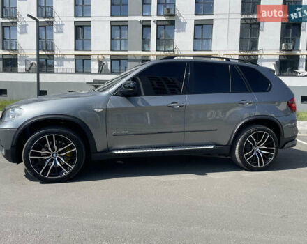 Серый БМВ Х5, объемом двигателя 3 л и пробегом 160 тыс. км за 22000 $, фото 1 на Automoto.ua