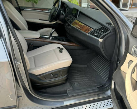 Серый БМВ Х5, объемом двигателя 2.98 л и пробегом 249 тыс. км за 14500 $, фото 15 на Automoto.ua