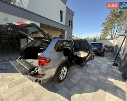 Серый БМВ Х5, объемом двигателя 3 л и пробегом 153 тыс. км за 16900 $, фото 11 на Automoto.ua