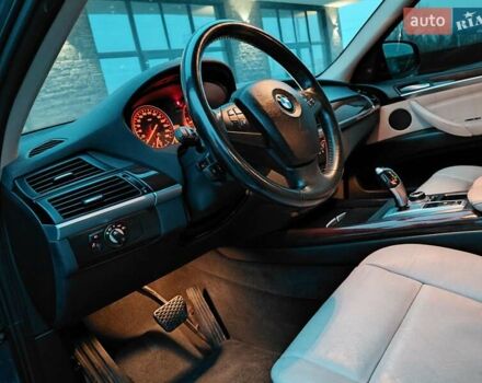 Серый БМВ Х5, объемом двигателя 3 л и пробегом 250 тыс. км за 15700 $, фото 10 на Automoto.ua