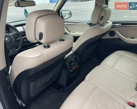 Сірий БМВ Х5, об'ємом двигуна 3 л та пробігом 285 тис. км за 15600 $, фото 33 на Automoto.ua