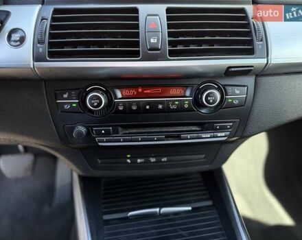 Серый БМВ Х5, объемом двигателя 3 л и пробегом 253 тыс. км за 15700 $, фото 34 на Automoto.ua