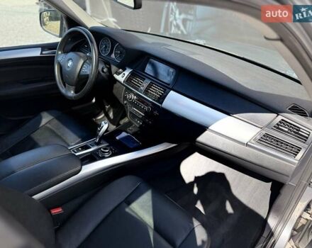 Серый БМВ Х5, объемом двигателя 3 л и пробегом 253 тыс. км за 15700 $, фото 52 на Automoto.ua