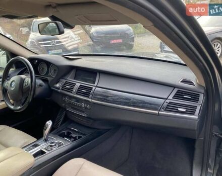 Серый БМВ Х5, объемом двигателя 2.98 л и пробегом 324 тыс. км за 12900 $, фото 8 на Automoto.ua