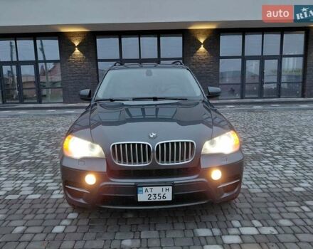 Серый БМВ Х5, объемом двигателя 3 л и пробегом 250 тыс. км за 15700 $, фото 1 на Automoto.ua