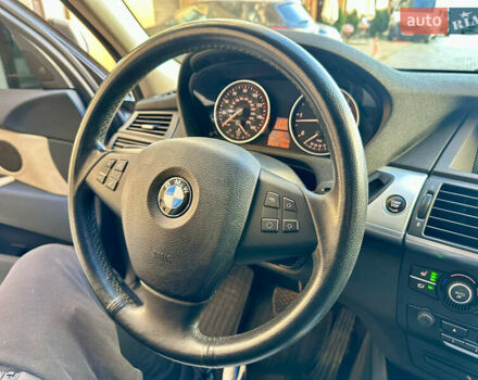 Серый БМВ Х5, объемом двигателя 3 л и пробегом 311 тыс. км за 16900 $, фото 17 на Automoto.ua