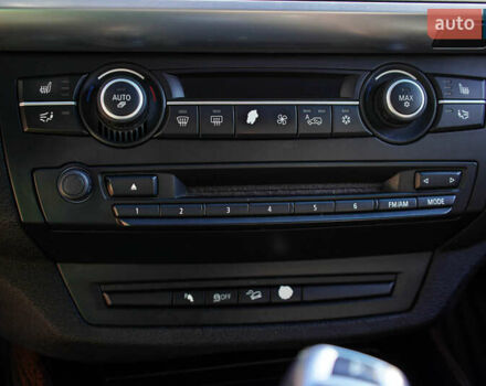 Серый БМВ Х5, объемом двигателя 3 л и пробегом 258 тыс. км за 12950 $, фото 25 на Automoto.ua