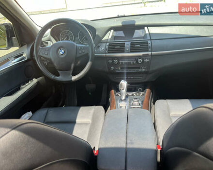 Серый БМВ Х5, объемом двигателя 2.98 л и пробегом 285 тыс. км за 15999 $, фото 29 на Automoto.ua