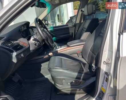 Сірий БМВ Х5, об'ємом двигуна 3 л та пробігом 258 тис. км за 11400 $, фото 33 на Automoto.ua