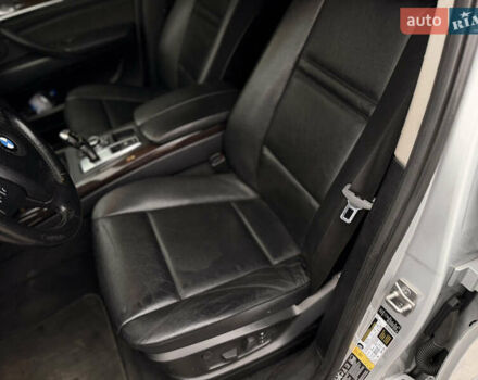 Сірий БМВ Х5, об'ємом двигуна 3 л та пробігом 198 тис. км за 18500 $, фото 12 на Automoto.ua