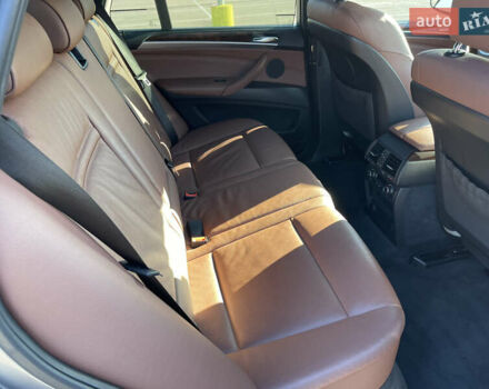 Серый БМВ Х5, объемом двигателя 3 л и пробегом 328 тыс. км за 16999 $, фото 37 на Automoto.ua