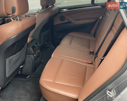 Серый БМВ Х5, объемом двигателя 3 л и пробегом 328 тыс. км за 16950 $, фото 36 на Automoto.ua