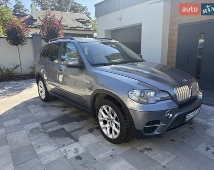 Серый БМВ Х5, объемом двигателя 3 л и пробегом 153 тыс. км за 16900 $, фото 1 на Automoto.ua