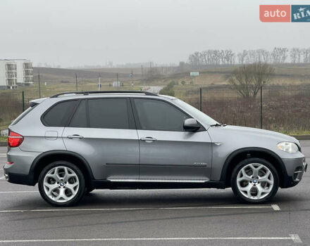 Серый БМВ Х5, объемом двигателя 3 л и пробегом 328 тыс. км за 16950 $, фото 9 на Automoto.ua