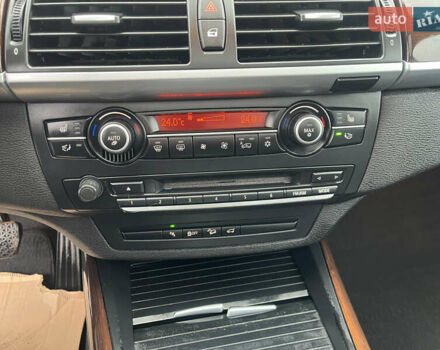 Серый БМВ Х5, объемом двигателя 3 л и пробегом 242 тыс. км за 18450 $, фото 25 на Automoto.ua