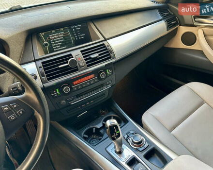 Серый БМВ Х5, объемом двигателя 3 л и пробегом 311 тыс. км за 16900 $, фото 16 на Automoto.ua