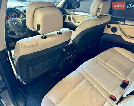 Серый БМВ Х5, объемом двигателя 3 л и пробегом 311 тыс. км за 16900 $, фото 32 на Automoto.ua