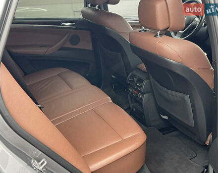 Серый БМВ Х5, объемом двигателя 3 л и пробегом 328 тыс. км за 16950 $, фото 42 на Automoto.ua
