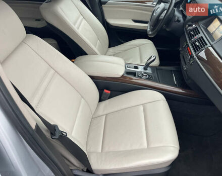 Сірий БМВ Х5, об'ємом двигуна 3 л та пробігом 285 тис. км за 15600 $, фото 42 на Automoto.ua