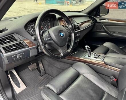 Серый БМВ Х5, объемом двигателя 3 л и пробегом 190 тыс. км за 16900 $, фото 13 на Automoto.ua