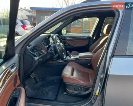 Серый БМВ Х5, объемом двигателя 2.99 л и пробегом 274 тыс. км за 13555 $, фото 5 на Automoto.ua