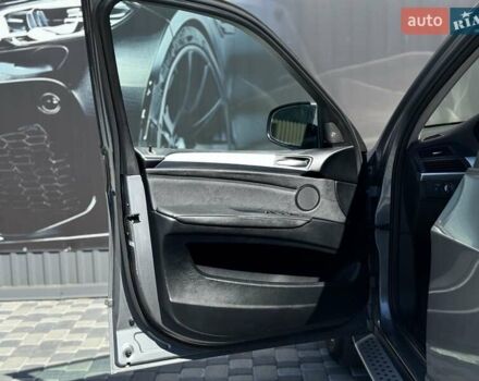 Серый БМВ Х5, объемом двигателя 3 л и пробегом 253 тыс. км за 15700 $, фото 24 на Automoto.ua