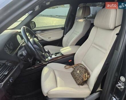 Сірий БМВ Х5, об'ємом двигуна 2.99 л та пробігом 222 тис. км за 20000 $, фото 12 на Automoto.ua