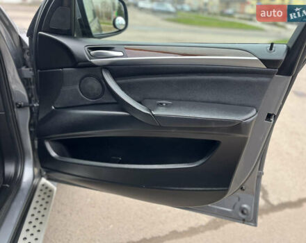 Серый БМВ Х5, объемом двигателя 3 л и пробегом 242 тыс. км за 18450 $, фото 21 на Automoto.ua