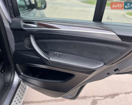 Серый БМВ Х5, объемом двигателя 3 л и пробегом 242 тыс. км за 18450 $, фото 22 на Automoto.ua