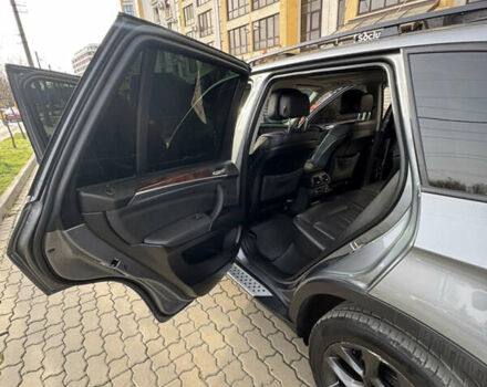 Серый БМВ Х5, объемом двигателя 2.98 л и пробегом 300 тыс. км за 13500 $, фото 10 на Automoto.ua