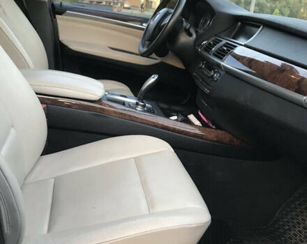 Серый БМВ Х5, объемом двигателя 2.98 л и пробегом 238 тыс. км за 13700 $, фото 3 на Automoto.ua