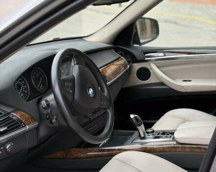 Серый БМВ Х5, объемом двигателя 2.98 л и пробегом 154 тыс. км за 13300 $, фото 7 на Automoto.ua