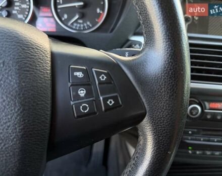 Серый БМВ Х5, объемом двигателя 3 л и пробегом 253 тыс. км за 15700 $, фото 31 на Automoto.ua