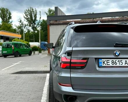 Серый БМВ Х5, объемом двигателя 3 л и пробегом 300 тыс. км за 16000 $, фото 2 на Automoto.ua