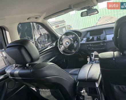 Серый БМВ Х5, объемом двигателя 2.98 л и пробегом 275 тыс. км за 13000 $, фото 5 на Automoto.ua