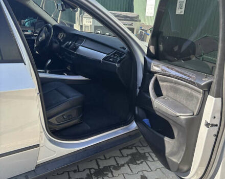 Серый БМВ Х5, объемом двигателя 2.98 л и пробегом 275 тыс. км за 13000 $, фото 3 на Automoto.ua