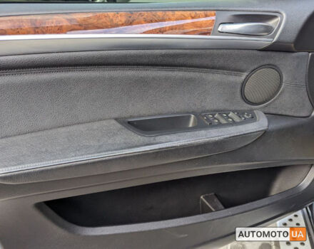 Серый БМВ Х5, объемом двигателя 3 л и пробегом 320 тыс. км за 19800 $, фото 6 на Automoto.ua