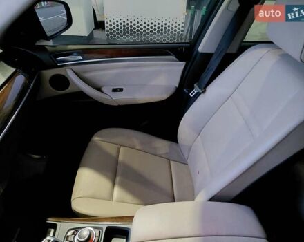 Серый БМВ Х5, объемом двигателя 3 л и пробегом 250 тыс. км за 15700 $, фото 71 на Automoto.ua