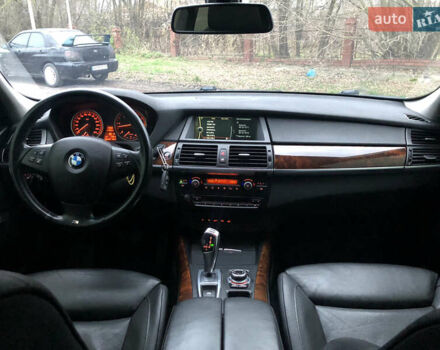 Сірий БМВ Х5, об'ємом двигуна 3 л та пробігом 258 тис. км за 18000 $, фото 16 на Automoto.ua