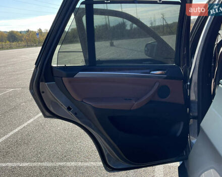 Серый БМВ Х5, объемом двигателя 3 л и пробегом 328 тыс. км за 16999 $, фото 23 на Automoto.ua