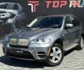Серый БМВ Х5, объемом двигателя 3 л и пробегом 253 тыс. км за 15800 $, фото 1 на Automoto.ua