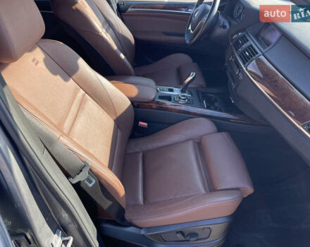 Серый БМВ Х5, объемом двигателя 3 л и пробегом 328 тыс. км за 16999 $, фото 42 на Automoto.ua