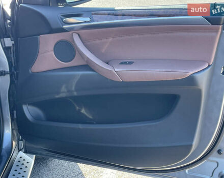 Серый БМВ Х5, объемом двигателя 3 л и пробегом 328 тыс. км за 16999 $, фото 40 на Automoto.ua